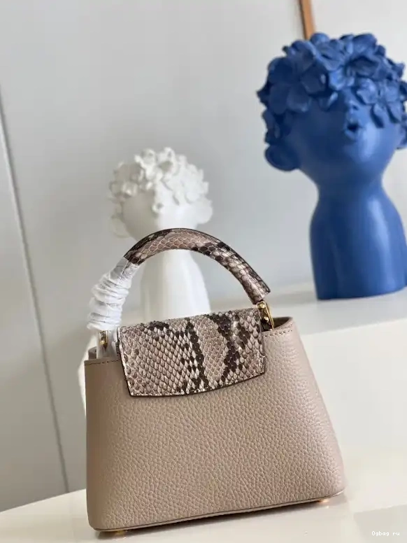 MINI LOUIS VUITTON CAPUCINES 0612